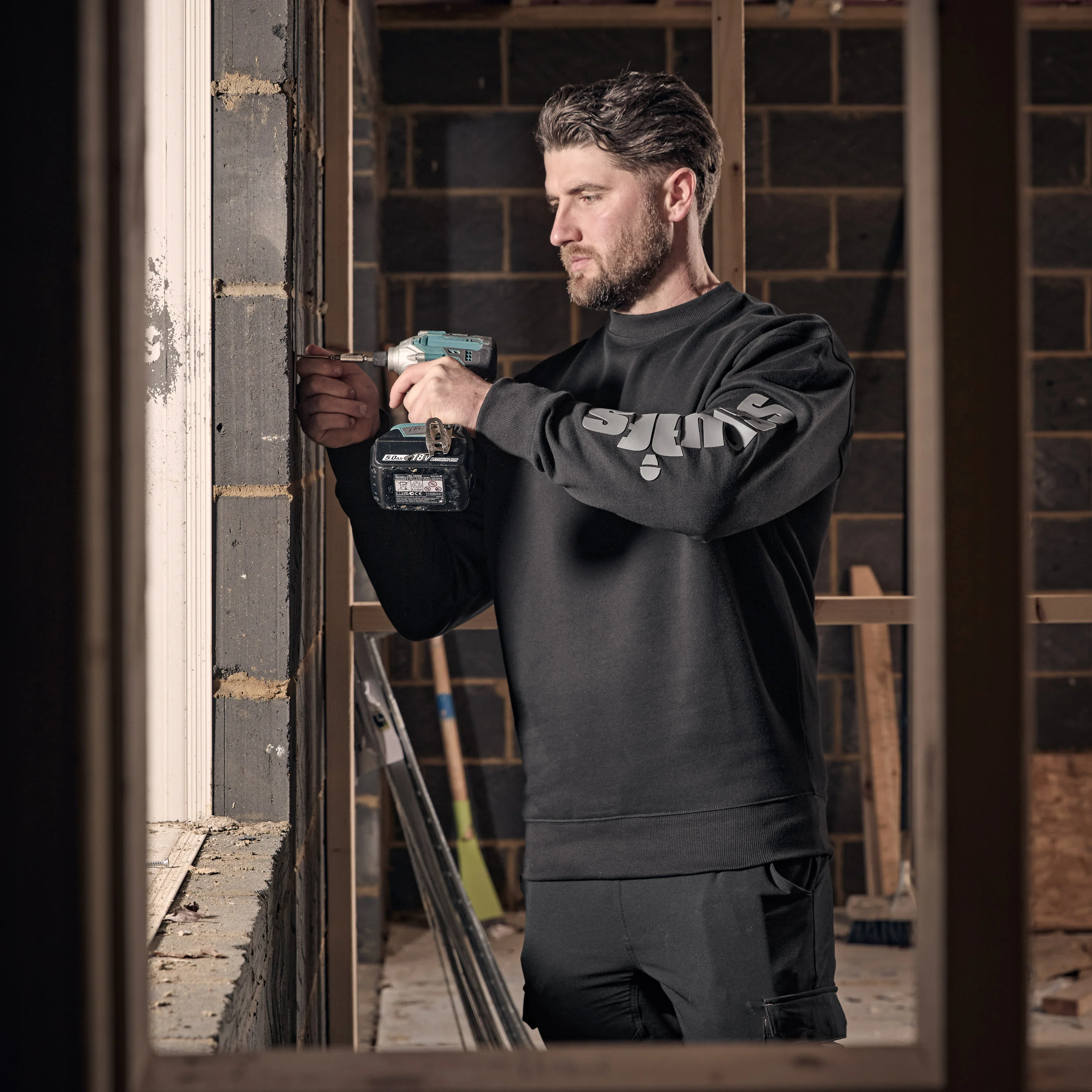 Fintry Sweatshirt - Image 10